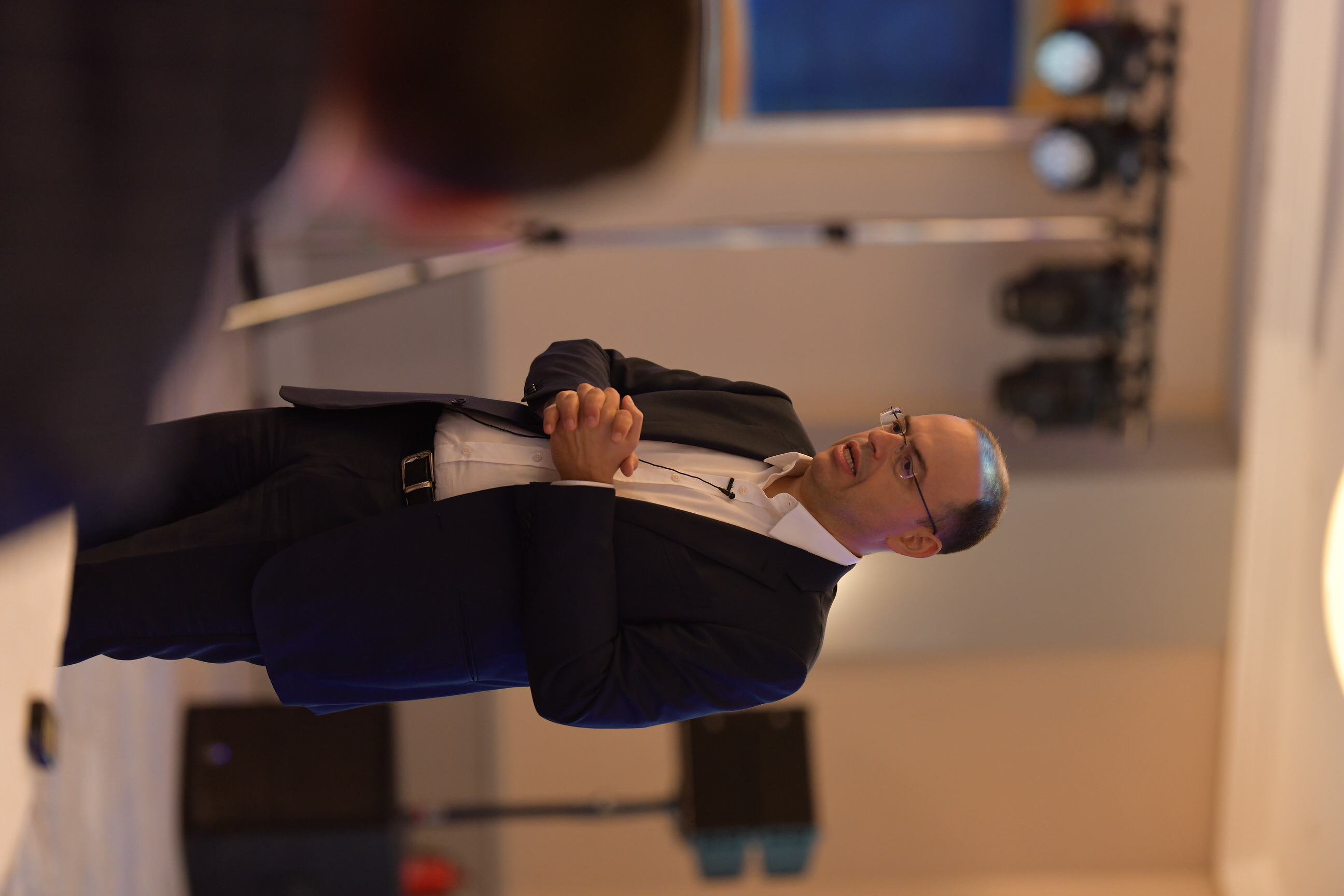 Commercial — frame 18